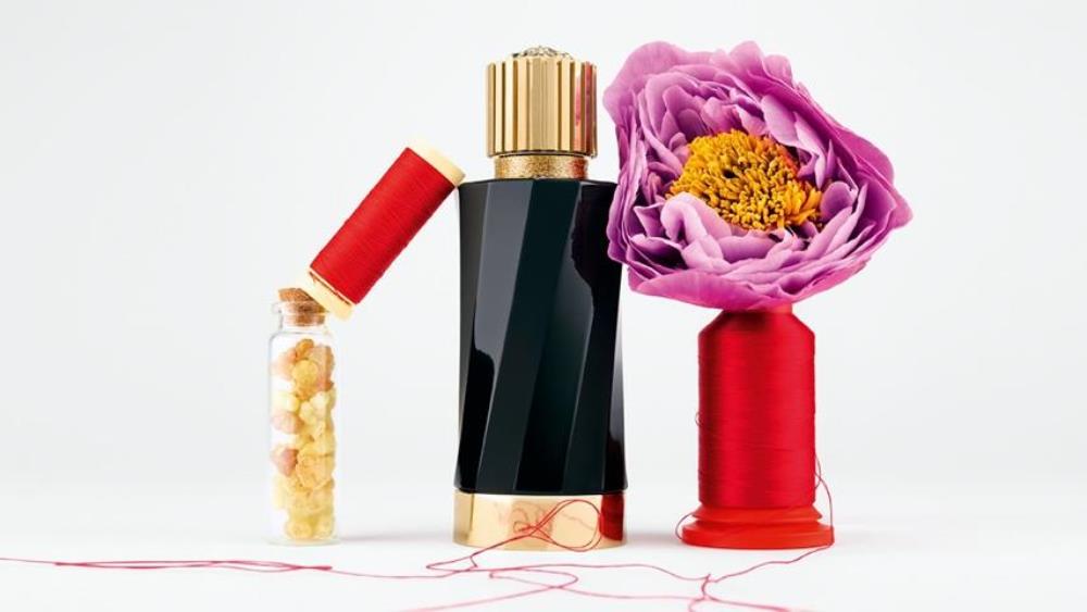 Đế chế thời trang nổi tiếng tại Milan chính thức cho ra mắt bộ sưu tập nước hoa sang trọng – Atelier Versace
