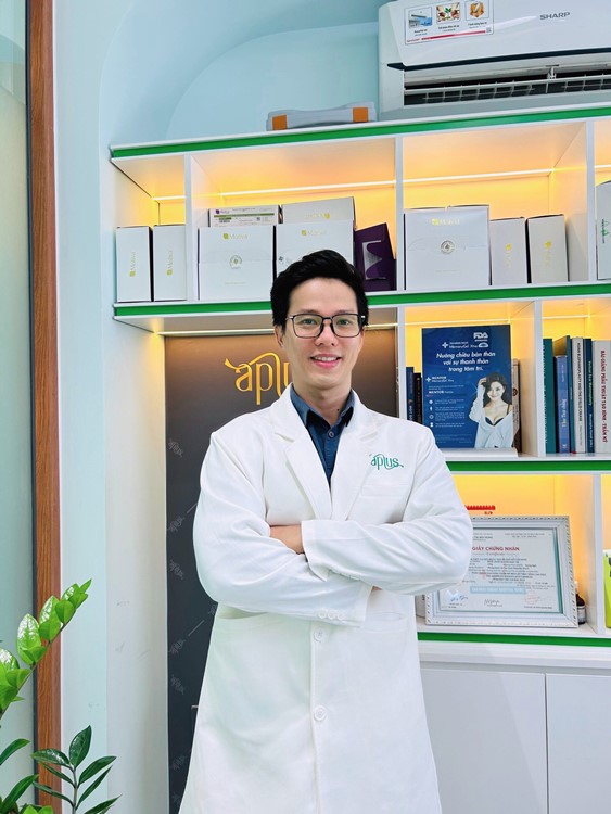 Bác sĩ Đoàn Nguyễn Nhật Tín